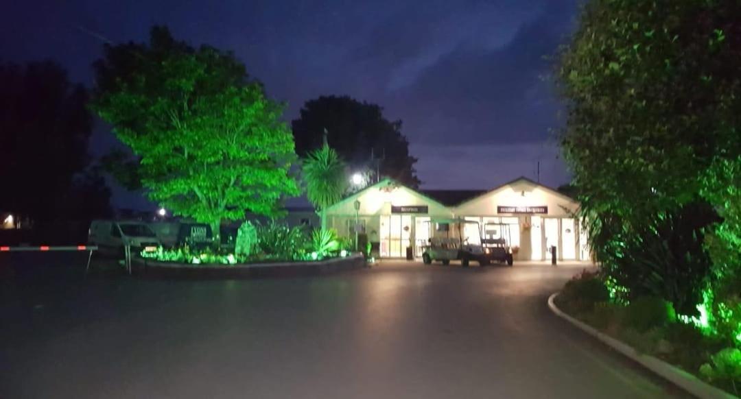 The Beach Retreat, Lido Beach, Prestatyn Exterior foto